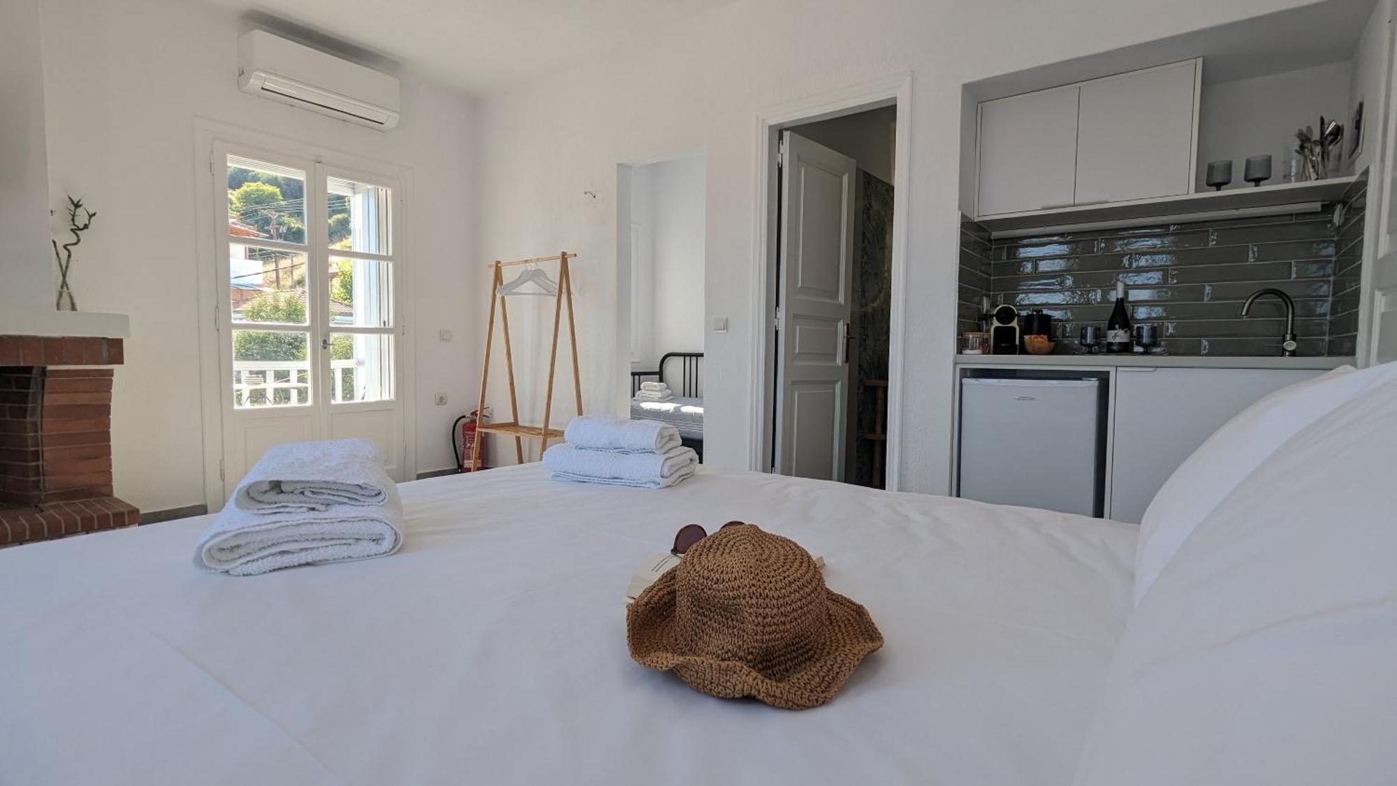 The Botanist Guesthouse Skopelos Exterior foto